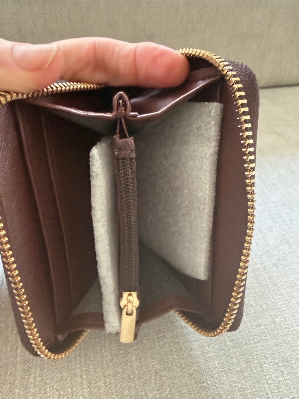 Louis Vuitton Monogram Small Zip Card Wallet in Brown with Gold Plaque - Picture 2 of 3
